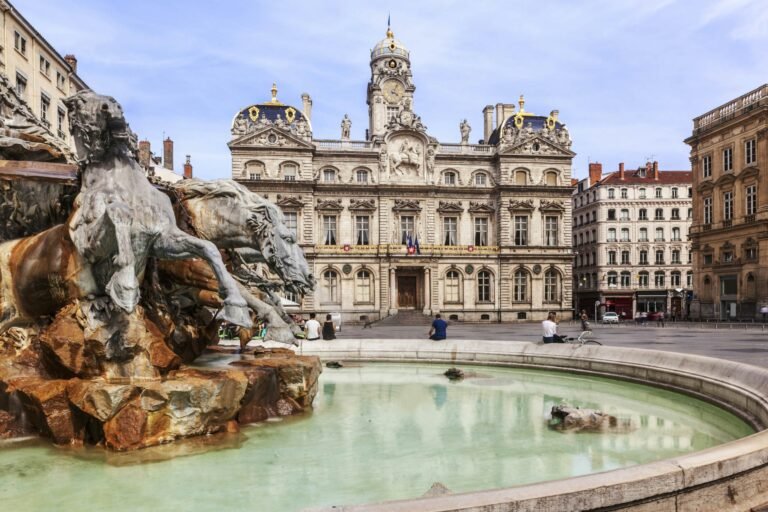 where can i buy weed in Lyon