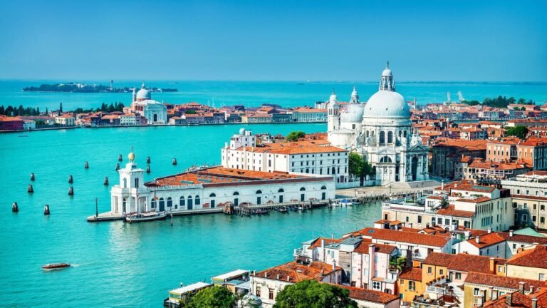 Where can i buy weed in Venice