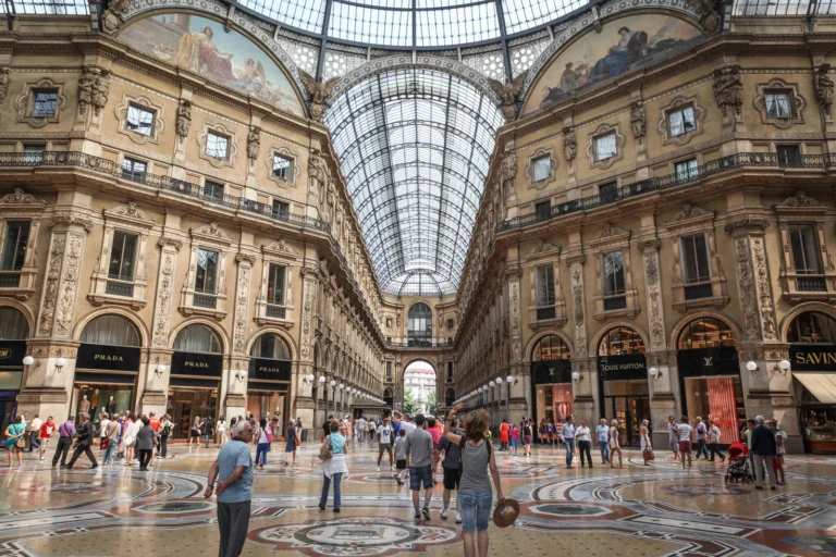 where can i buy weed in Milan