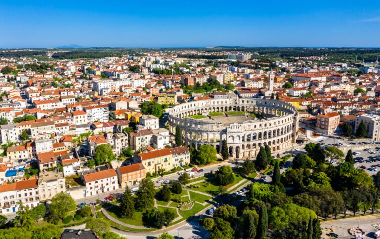 where can i buy weed in Pula
