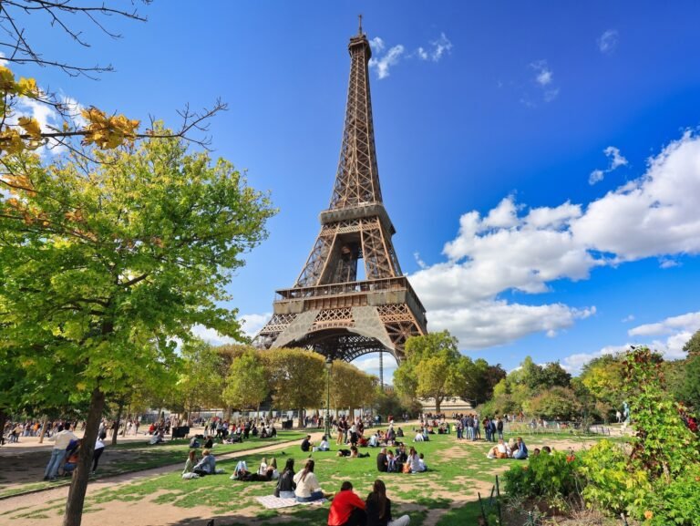 where can i buy weed in Paris France