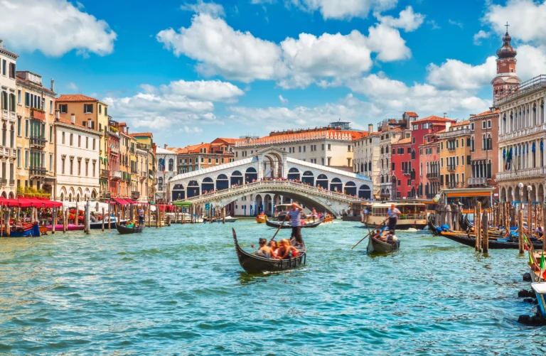 dove posso comprare erba a Venezia, Italia